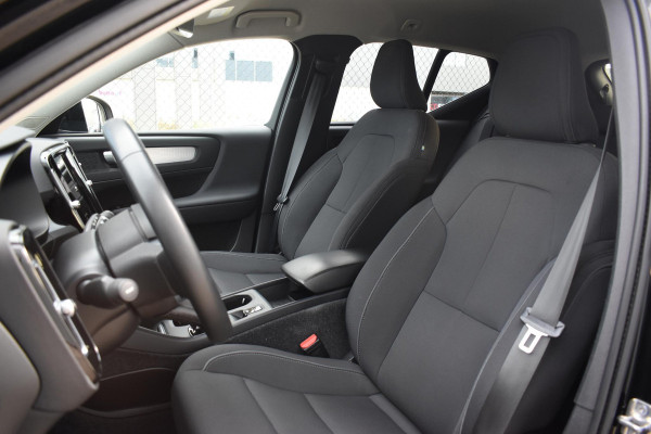 Volvo XC40 T5 262PK Automaat Recharge Inscription / Navigatie / Adaptive Cruise Control / Stuur- & Stoelverwarming / Elektrische achterklep / Achteruitrijcamera / Trekhaak / 19" velgen