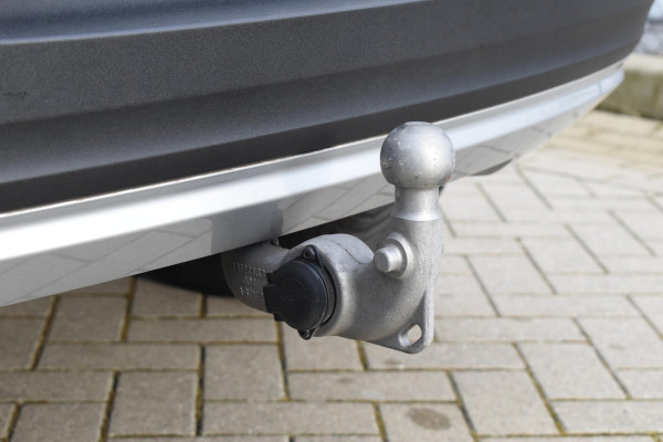 Volvo XC40 T5 262PK Automaat Recharge Inscription / Navigatie / Adaptive Cruise Control / Stuur- & Stoelverwarming / Elektrische achterklep / Achteruitrijcamera / Trekhaak / 19" velgen