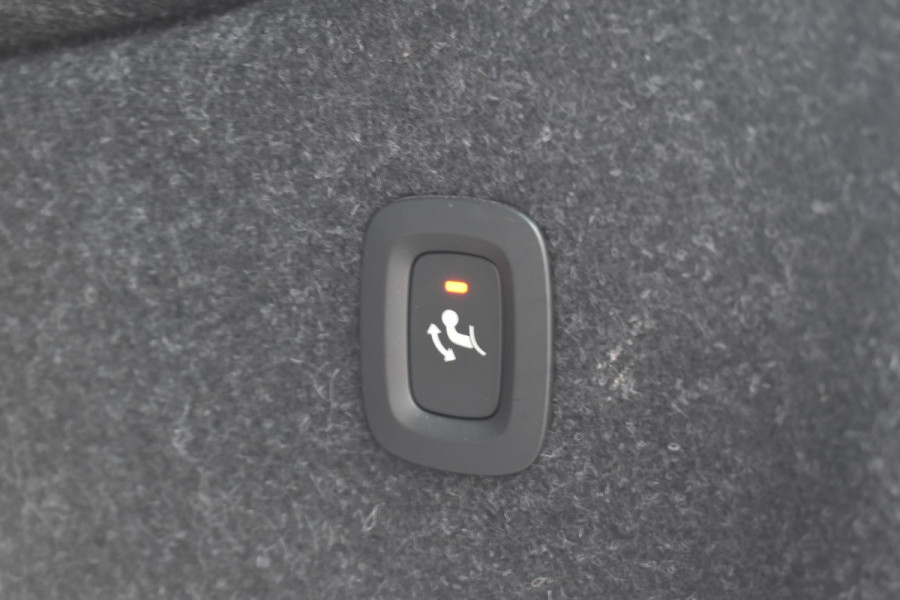 Volvo XC40 T5 262PK Automaat Recharge Inscription / Navigatie / Adaptive Cruise Control / Stuur- & Stoelverwarming / Elektrische achterklep / Achteruitrijcamera / Trekhaak / 19" velgen