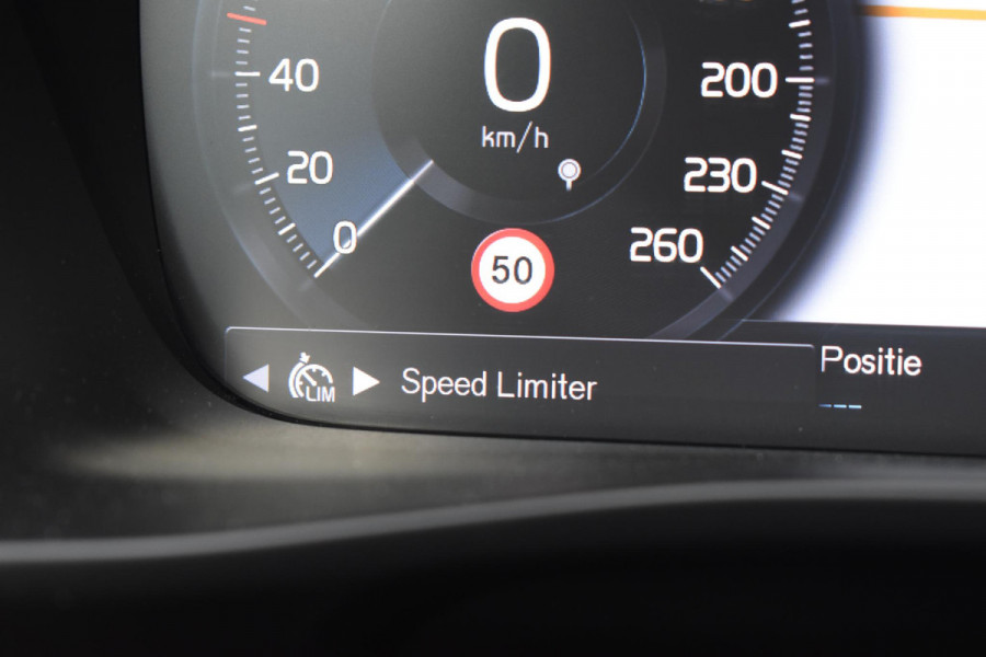 Volvo XC40 T5 262PK Automaat Recharge Inscription / Navigatie / Adaptive Cruise Control / Stuur- & Stoelverwarming / Elektrische achterklep / Achteruitrijcamera / Trekhaak / 19" velgen