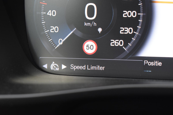 Volvo XC40 T5 262PK Automaat Recharge Inscription / Navigatie / Adaptive Cruise Control / Stuur- & Stoelverwarming / Elektrische achterklep / Achteruitrijcamera / Trekhaak / 19" velgen