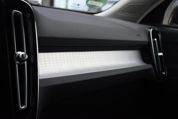 Volvo XC40 T5 262PK Automaat Recharge Inscription / Navigatie / Adaptive Cruise Control / Stuur- & Stoelverwarming / Elektrische achterklep / Achteruitrijcamera / Trekhaak / 19" velgen