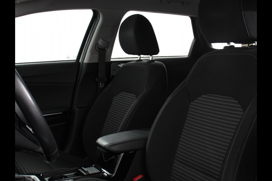 Kia Ceed Sportswagon 1.6 GDI PHEV DynamicLine Climate control | Adaptieve cruise control | Stuur verwarming | Stoel verwarming | Parkeersensoren | Achteruitrijcamera | Apple Carplay/ Android Auto