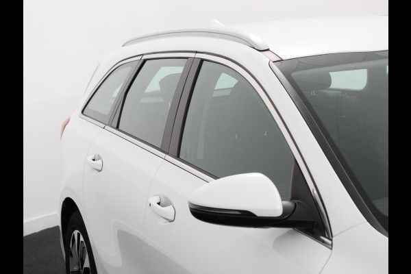 Kia Ceed Sportswagon 1.6 GDI PHEV DynamicLine Climate control | Adaptieve cruise control | Stuur verwarming | Stoel verwarming | Parkeersensoren | Achteruitrijcamera | Apple Carplay/ Android Auto