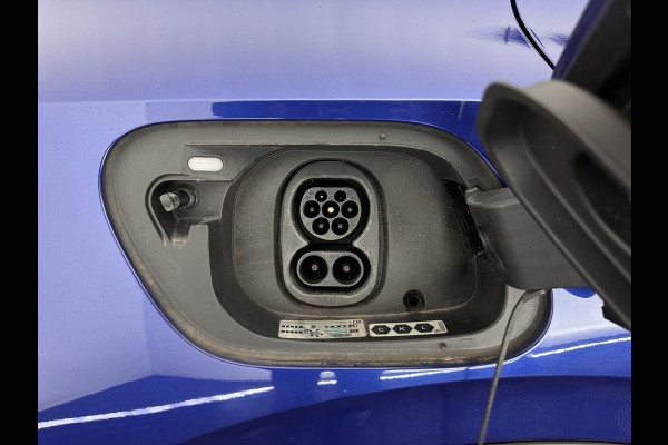 Volkswagen ID.4 First 77 kWh [ 3-Fase ] {SOH-83%} (INCL-BTW) *LEATHER-MICROFIBRE | FULL-LED | ADAPTIVE-CRUISE | HEATED-COMFORTSEATS | DIGI-COCKPIT | AMBIENTLIGHT | NAVI-FULLMAP | PDC | TOWBAR | PRIVACY-GLASS | CAMERA | 20''ALU*