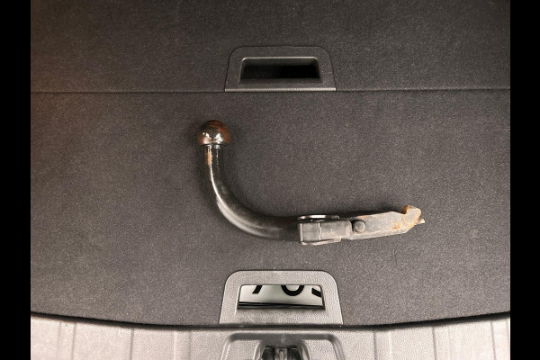 Nissan QASHQAI 1.2 Tekna Leder Navigatie Panoramadak Stoelverwarming Keyless Lane Assist Trekhaak Cruise Climate Control