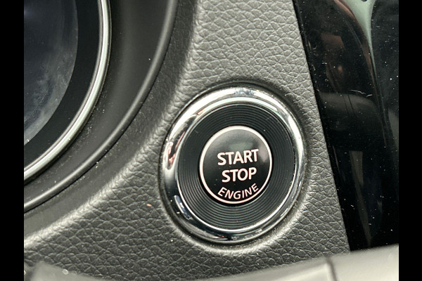 Nissan QASHQAI 1.2 Tekna Leder Navigatie Panoramadak Stoelverwarming Keyless Lane Assist Trekhaak Cruise Climate Control