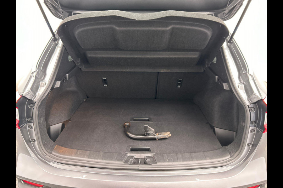 Nissan QASHQAI 1.2 Tekna Leder Navigatie Panoramadak Stoelverwarming Keyless Lane Assist Trekhaak Cruise Climate Control