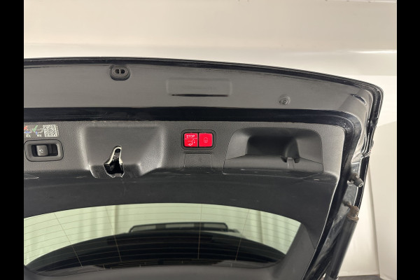 Mercedes-Benz CLA-Klasse Shooting Brake 250 e AMG Line ( Plug-in ) (INCL.BTW) *PANO | LEATHER-MICROFIBRE | MULTIBEAM-LED | AMBIENT-LIGT | BLIND-SPOT | HEATED-SPORTSEATS | WIDE-SCREEN-DIGICOCKPIT | DAB+ | NAVI-FULLMAP | CAMERA | PRIVACY-GLASS | TOWBAR | 19''A