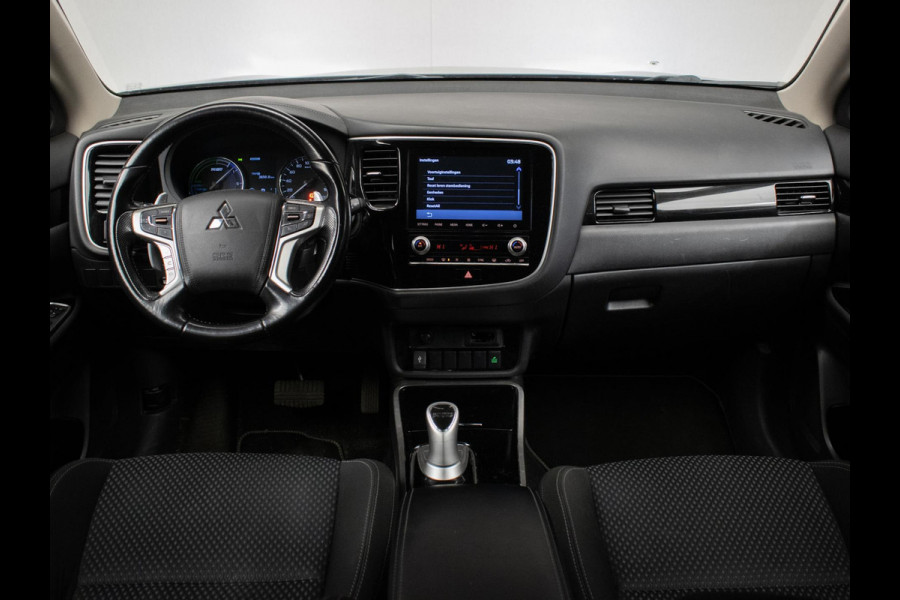 Mitsubishi Outlander 2.4 PHEV Sport (APPLE CARPLAY,NAVI,CAMERA,CLIMATE,CRUISE,STOELVERWARMING,LED,GETINT,TREKHAAK,LM VELGEN)