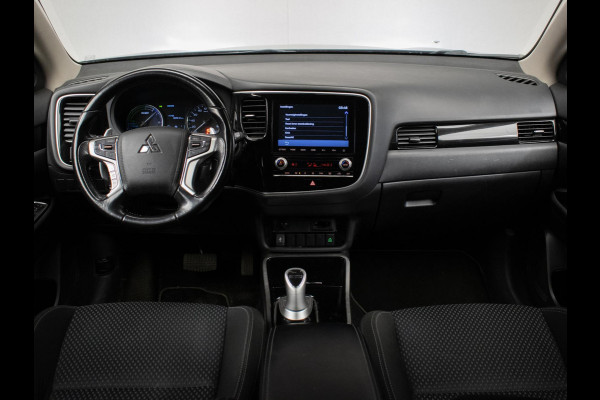 Mitsubishi Outlander 2.4 PHEV Sport (APPLE CARPLAY,NAVI,CAMERA,CLIMATE,CRUISE,STOELVERWARMING,LED,GETINT,TREKHAAK,LM VELGEN)