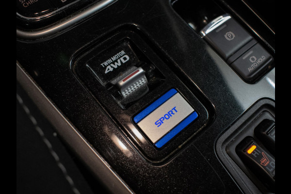 Mitsubishi Outlander 2.4 PHEV Sport (APPLE CARPLAY,NAVI,CAMERA,CLIMATE,CRUISE,STOELVERWARMING,LED,GETINT,TREKHAAK,LM VELGEN)