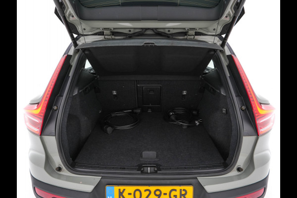 Volvo XC40 Recharge P8 AWD R-Design [ 3-Fase ] {SOH-90%} (INCL-BTW) Aut. *PANO | LEATHER-ALCANTARA | ADAPTIVE-CRUISE | DIGI-COCKPIT | FULL-LED | HARMAN/KARDON | CAMERA | NAVI-FULLMAP | ECC | PDC | KEYLESS | HEATED-SPORTSEATS | TOWBAR | 20''ALU*