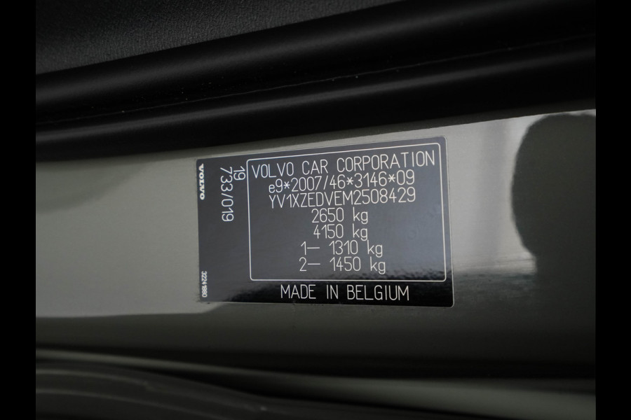 Volvo XC40 Recharge P8 AWD R-Design [ 3-Fase ] {SOH-90%} (INCL-BTW) Aut. *PANO | LEATHER-ALCANTARA | ADAPTIVE-CRUISE | DIGI-COCKPIT | FULL-LED | HARMAN/KARDON | CAMERA | NAVI-FULLMAP | ECC | PDC | KEYLESS | HEATED-SPORTSEATS | TOWBAR | 20''ALU*