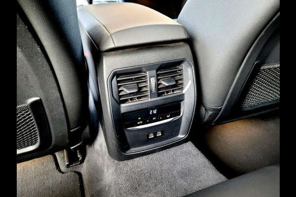 BMW 3 Serie Touring 330e 292PK Camera. Trekhaak, M-stuur, Carplay, DAB