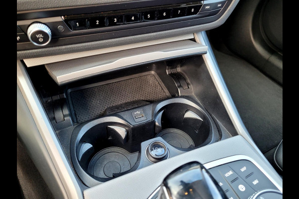 BMW 3 Serie Touring 330e 292PK Camera. Trekhaak, M-stuur, Carplay, DAB