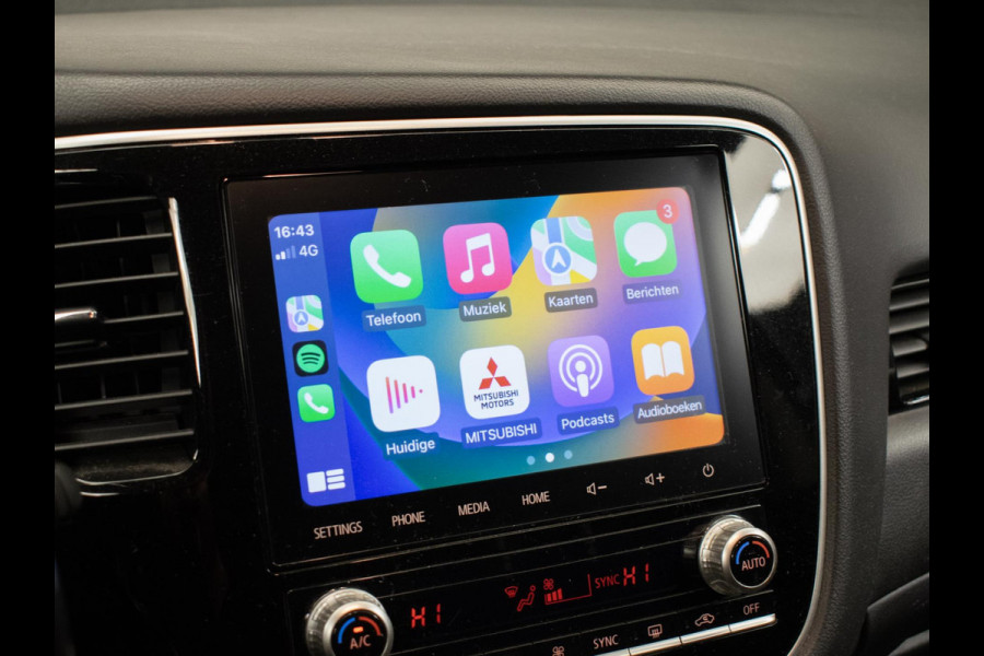 Mitsubishi Outlander 2.4 PHEV Sport (APPLE CARPLAY,NAVI,CAMERA,CLIMATE,CRUISE,STOELVERWARMING,LED,GETINT,TREKHAAK,LM VELGEN)