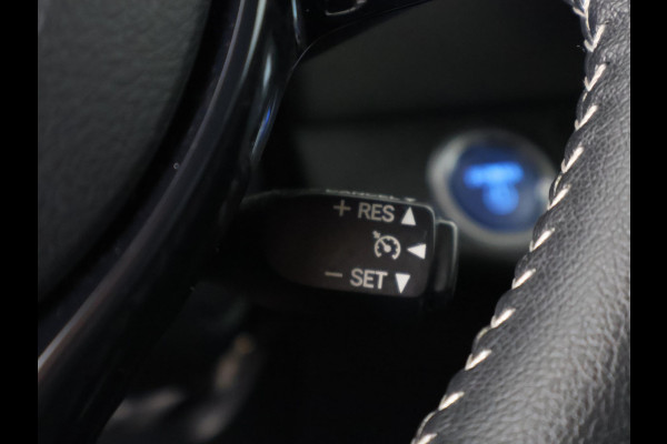 Toyota Yaris 1.5 Hybrid Dynamic Bi-Tone | Apple Carplay & AndroidAUTO | Camera | Lichtmetalen velgen |