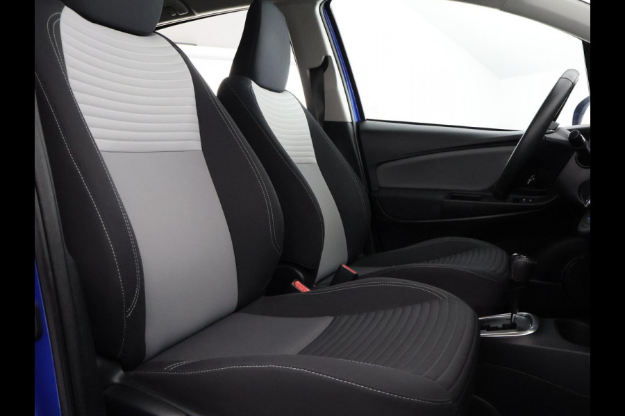 Toyota Yaris 1.5 Hybrid Dynamic Bi-Tone | Apple Carplay & AndroidAUTO | Camera | Lichtmetalen velgen |
