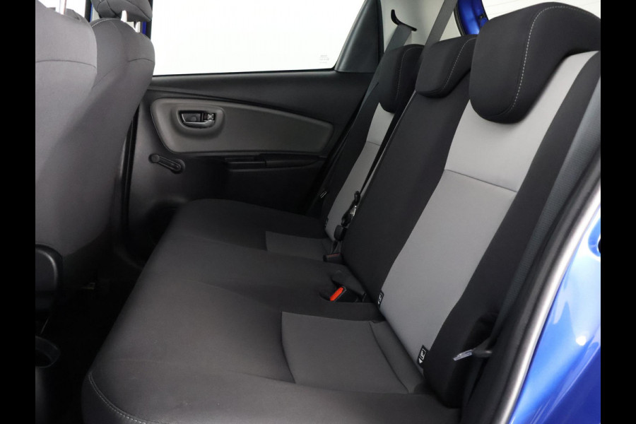 Toyota Yaris 1.5 Hybrid Dynamic Bi-Tone | Apple Carplay & AndroidAUTO | Camera | Lichtmetalen velgen |
