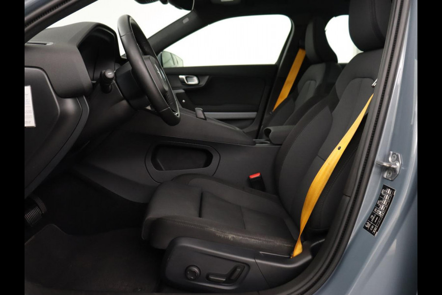 Polestar 2 Long Range Dual Motor Launch Edition 78kWh | Panoramadak | 360 Camera | Achterbankverwarming | Adaptive cruise | Carplay | Camera | Stoelverwarming | Keyless