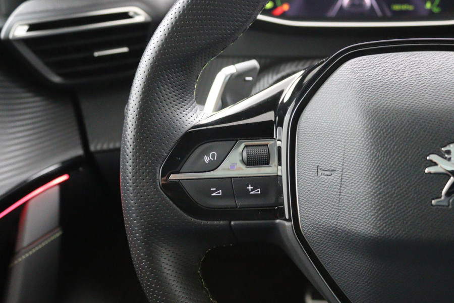 Peugeot 208 1.2 PureTech GT*AUTOM.*ECC*CRUISE*NAVI*CAM*CARPLAY