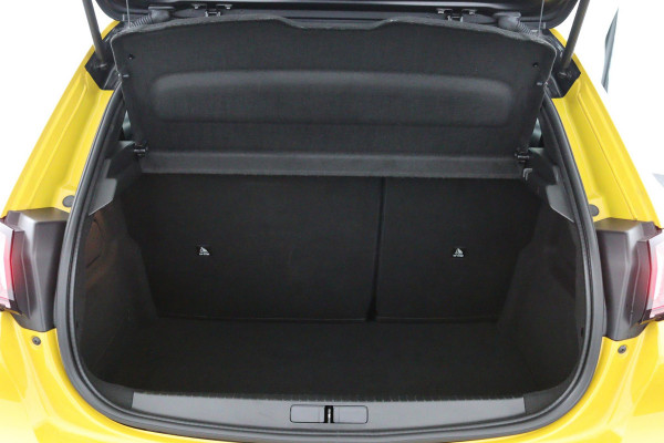 Peugeot 208 1.2 PureTech GT*AUTOM.*ECC*CRUISE*NAVI*CAM*CARPLAY