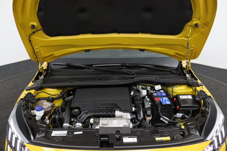 Peugeot 208 1.2 PureTech GT*AUTOM.*ECC*CRUISE*NAVI*CAM*CARPLAY