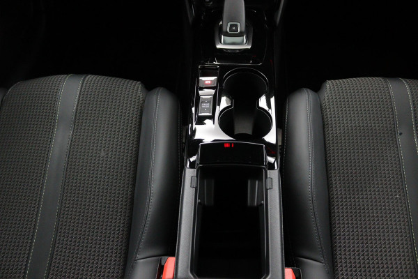 Peugeot 208 1.2 PureTech GT*AUTOM.*ECC*CRUISE*NAVI*CAM*CARPLAY