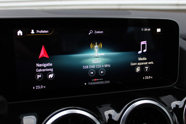 Mercedes-Benz B-Klasse 180 Business Solution AMG | Camera | Stoelverwarming | Dealer Onderhouden | Wide Screen