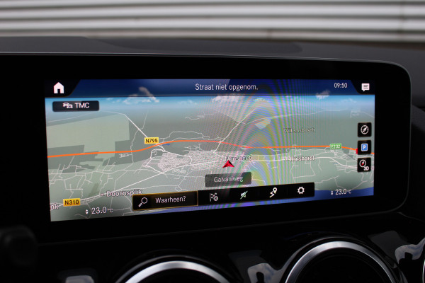 Mercedes-Benz B-Klasse 180 Business Solution AMG | Camera | Stoelverwarming | Dealer Onderhouden | Wide Screen