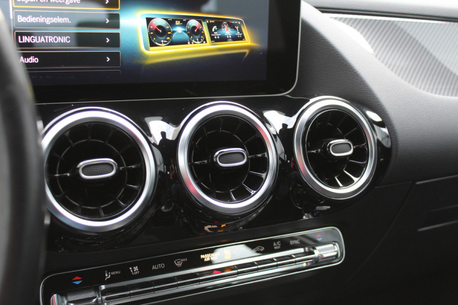 Mercedes-Benz B-Klasse 180 Business Solution AMG | Camera | Stoelverwarming | Dealer Onderhouden | Wide Screen