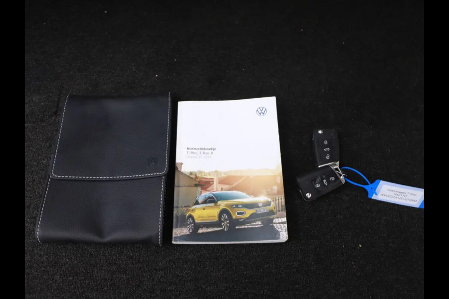Volkswagen T-Roc 1.5 TSI Sport Xenon Navi Camera Virtuel cockpit T-haak Bj:2020