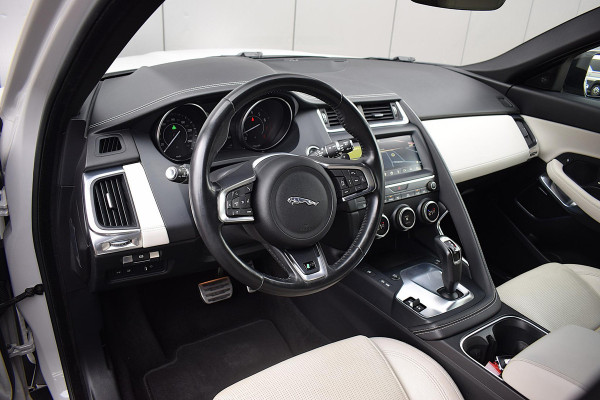Jaguar E-Pace 2.0 P250 AWD R-Dynamic SE | Meridian | Leer | Stoelverw. | Camera