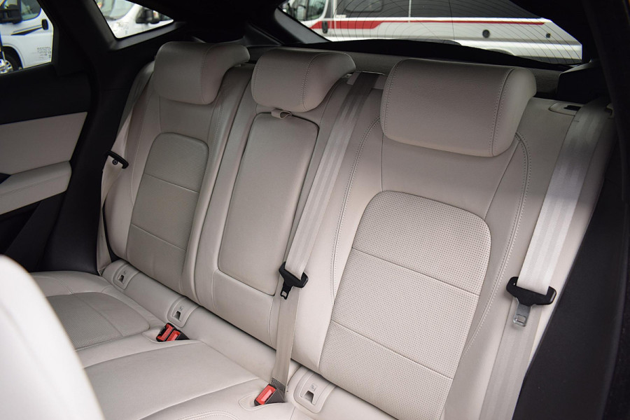 Jaguar E-Pace 2.0 P250 AWD R-Dynamic SE | Meridian | Leer | Stoelverw. | Camera