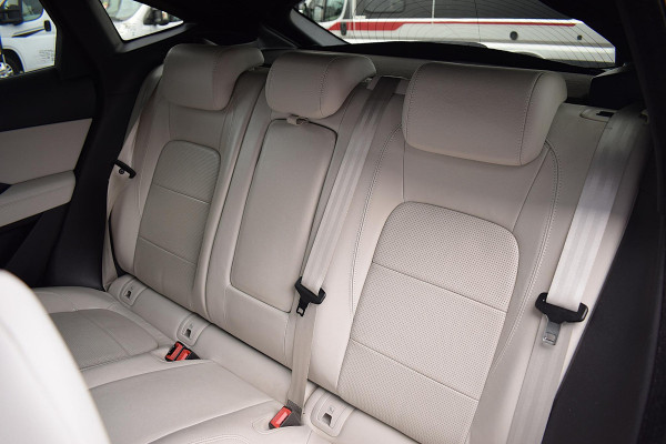 Jaguar E-Pace 2.0 P250 AWD R-Dynamic SE | Meridian | Leer | Stoelverw. | Camera