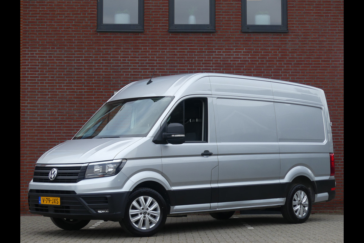 Volkswagen Crafter 35 2.0 TDI L3H3 141PK Camera/Trekhaak/Navigatie