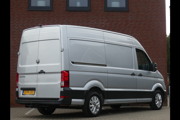Volkswagen Crafter 35 2.0 TDI L3H3 141PK Camera/Trekhaak/Navigatie