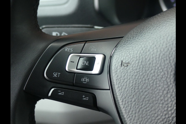 Volkswagen Crafter 35 2.0 TDI L3H3 141PK Camera/Trekhaak/Navigatie