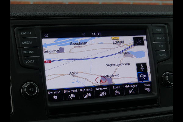 Volkswagen Crafter 35 2.0 TDI L3H3 141PK Camera/Trekhaak/Navigatie