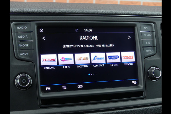 Volkswagen Crafter 35 2.0 TDI L3H3 141PK Camera/Trekhaak/Navigatie