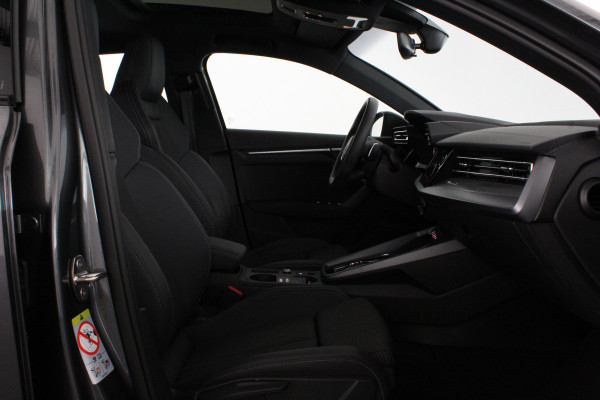 Audi A3 Sportback 30 TFSI S line edition Pano.schuif/Daytona Gray/Optiek Zwart plus pakket/18 inch RS/Camera...