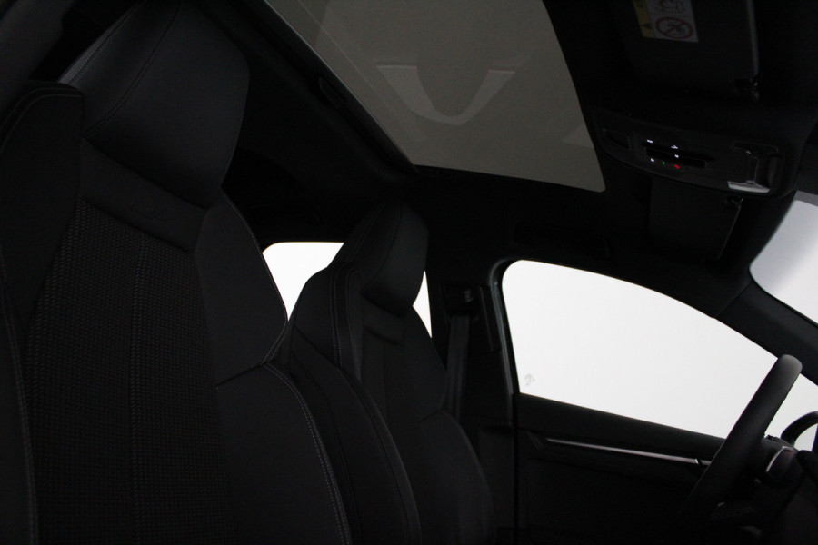 Audi A3 Sportback 30 TFSI S line edition Pano.schuif/Daytona Gray/Optiek Zwart plus pakket/18 inch RS/Camera...