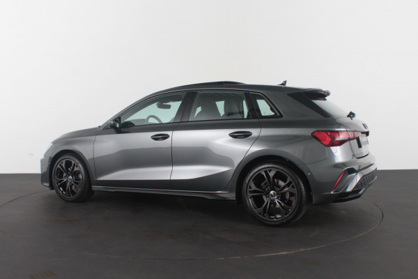 Audi A3 Sportback 30 TFSI S line edition Pano.schuif/Daytona Gray/Optiek Zwart plus pakket/18 inch RS/Camera...