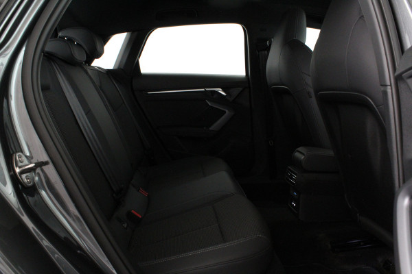 Audi A3 Sportback 30 TFSI S line edition Pano.schuif/Daytona Gray/Optiek Zwart plus pakket/18 inch RS/Camera...