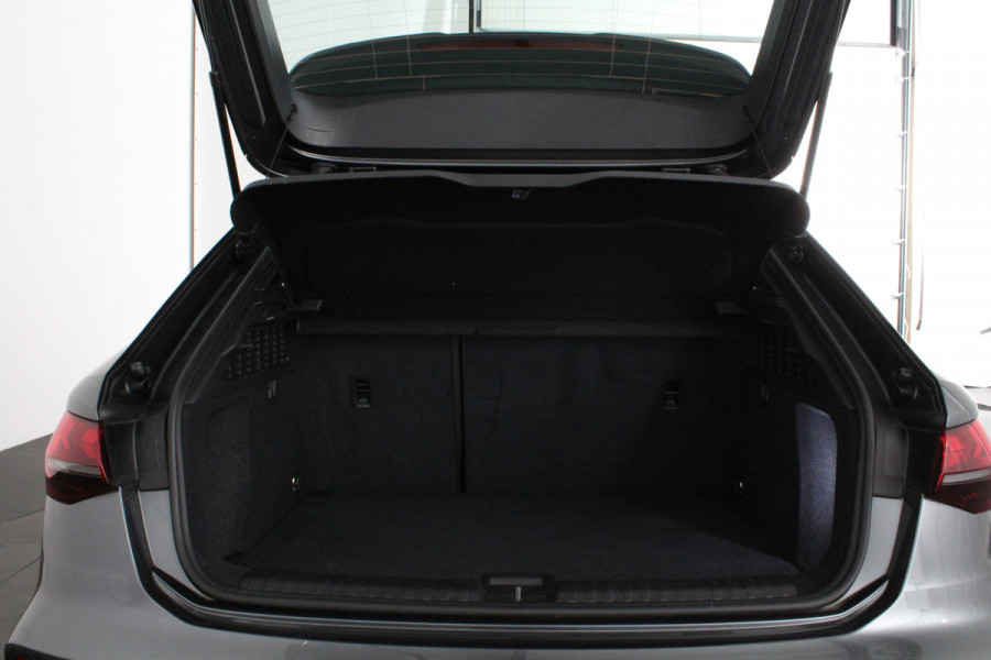 Audi A3 Sportback 30 TFSI S line edition Pano.schuif/Daytona Gray/Optiek Zwart plus pakket/18 inch RS/Camera...