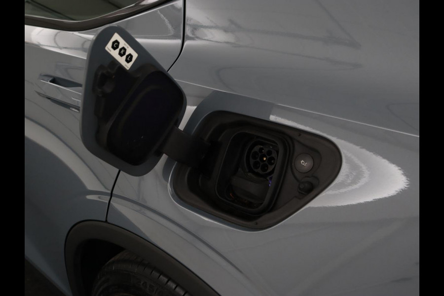 Polestar 2 Long Range Dual Motor Launch Edition 78kWh | Panoramadak | 360 Camera | Achterbankverwarming | Adaptive cruise | Carplay | Camera | Stoelverwarming | Keyless