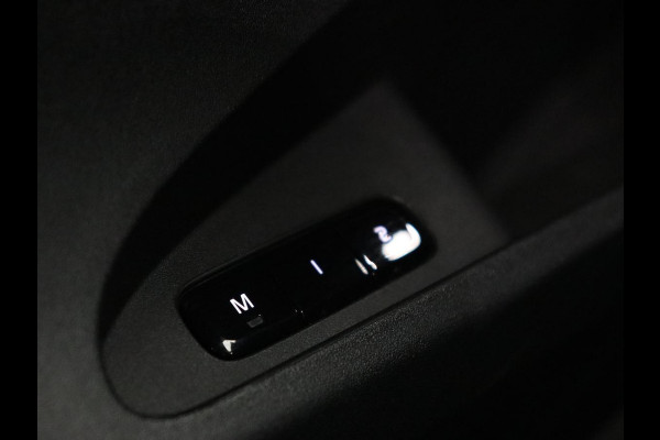 Polestar 2 Long Range Dual Motor Launch Edition 78kWh | Panoramadak | 360 Camera | Achterbankverwarming | Adaptive cruise | Carplay | Camera | Stoelverwarming | Keyless