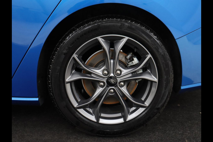 Ford Focus 1.0 EcoBoost ST Line | Panoramadak | Camera | Carplay | Navigatie | Full LED | Climate control | Keyless | Cruise control | Bluetooth | Parkeerhulp