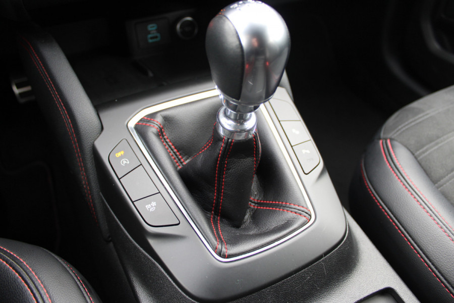 Ford Kuga 1.5 EcoBoost ST-Line X | Adaptieve cruise | BLIS | Camera | Trekhaak | Winterpack